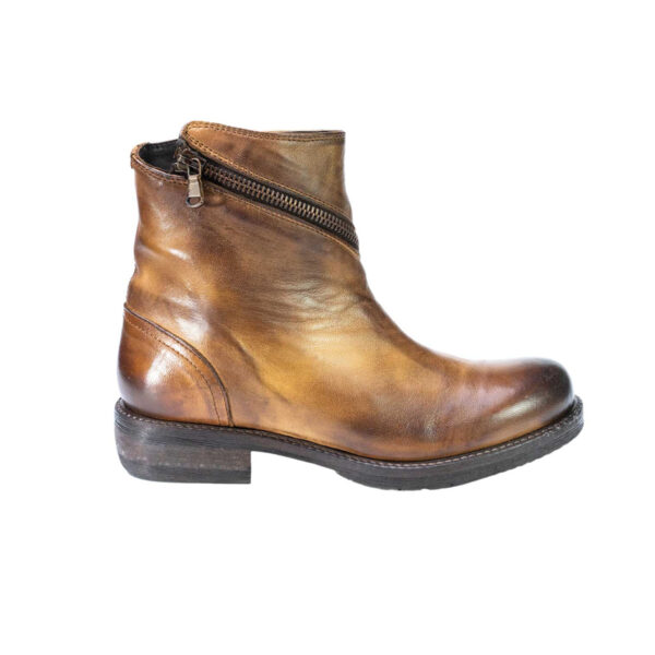 Stivaletti da donna in pelle di vitello lavorazione artigianale