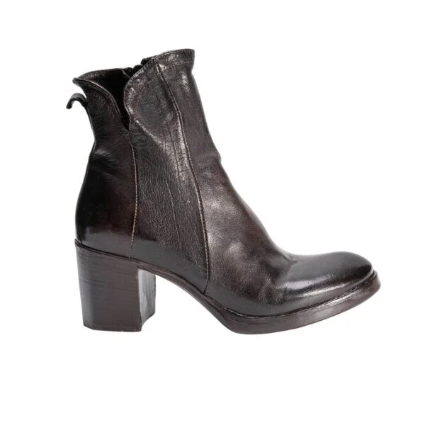 Women's heeled ankle boots made of handcrafted calfskin leather