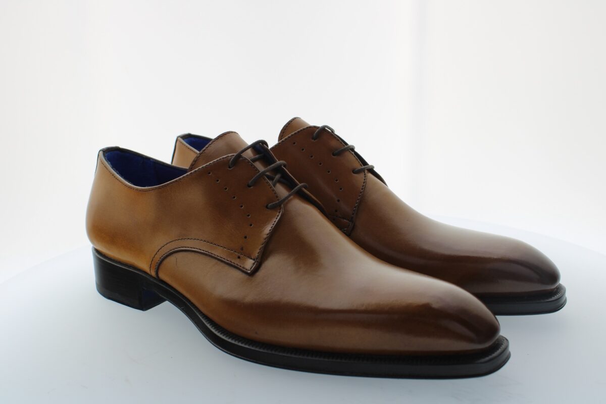 Men's elegant handcrafted lace-up shoes in calf leather - Image 2