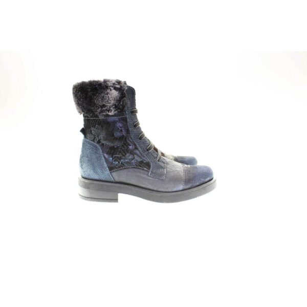 Stivaletti da donna in pelle scamosciata fatti a mano